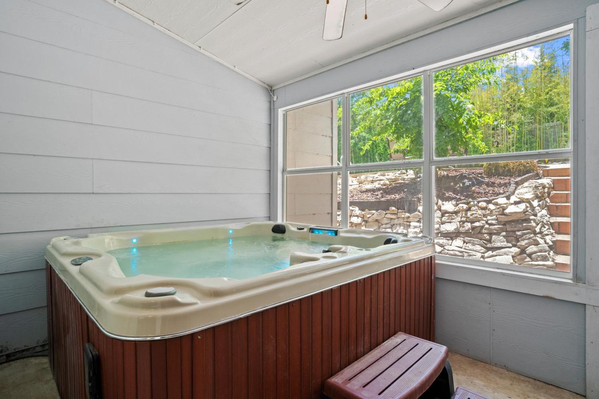 Bamboo Oasis-Relaxing Hot Tub-Family Time Villa San Antonio Bagian luar foto